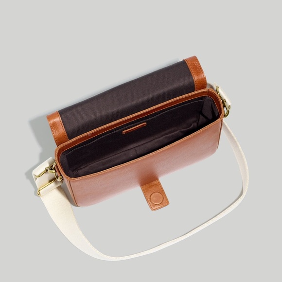 Madewell - The Transport Flap Shoulder Bag in English Saddle - Picture 3 of 9